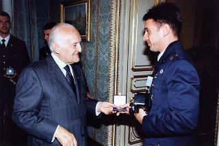 Delegazione di allievi ufficiali dell'Accademia Aeronautica di Pozzuoli, in servizio di guardia d'onore al Palazzo del Quirinale