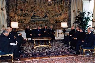 On. avv. Paolo Cavezzali, presidente dell'Associazione degli ex parlamentari della Repubblica, con il nuovo Ufficio di Presidenza del sodalizio