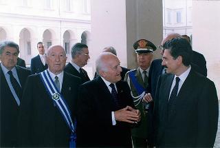 Deposizione di una corona d'alloro sulla lapide dei Caduti del Quirinale