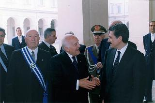 Deposizione di una corona d'alloro sulla lapide dei Caduti del Quirinale
