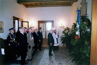 Deposizione di una corona d'alloro sulla lapide dei Caduti del Quirinale