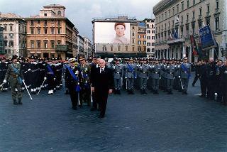 Roma, Altare della Patria: deposizione di una corona d'alloro, da parte del Presidente della Repubblica, in occasione della Giornata dell'Unità Nazionale e delle Forze Armate