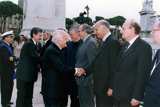 Roma, Altare della Patria: deposizione di una corona d'alloro, da parte del Presidente della Repubblica, in occasione della Giornata dell'Unità Nazionale e delle Forze Armate