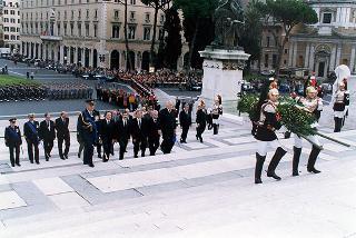 Roma, Altare della Patria: deposizione di una corona d'alloro, da parte del Presidente della Repubblica, in occasione della Giornata dell'Unità Nazionale e delle Forze Armate