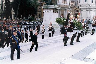 Roma, Altare della Patria: deposizione di una corona d'alloro, da parte del Presidente della Repubblica, in occasione della Giornata dell'Unità Nazionale e delle Forze Armate
