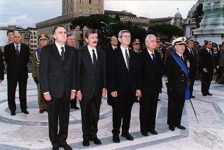 Roma, Altare della Patria: deposizione di una corona d'alloro, da parte del Presidente della Repubblica, in occasione della Giornata dell'Unità Nazionale e delle Forze Armate