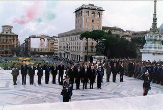 Roma, Altare della Patria: deposizione di una corona d'alloro, da parte del Presidente della Repubblica, in occasione della Giornata dell'Unità Nazionale e delle Forze Armate