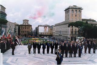 Roma, Altare della Patria: deposizione di una corona d'alloro, da parte del Presidente della Repubblica, in occasione della Giornata dell'Unità Nazionale e delle Forze Armate