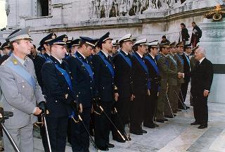 Roma, Altare della Patria: deposizione di una corona d'alloro, da parte del Presidente della Repubblica, in occasione della Giornata dell'Unità Nazionale e delle Forze Armate