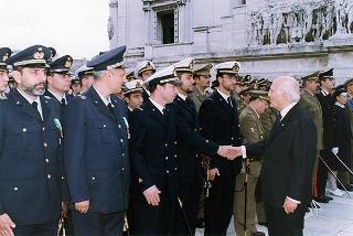 Roma, Altare della Patria: deposizione di una corona d'alloro, da parte del Presidente della Repubblica, in occasione della Giornata dell'Unità Nazionale e delle Forze Armate