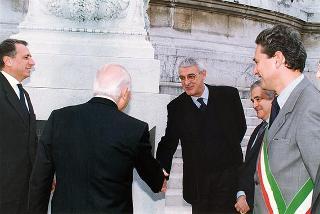 Roma, Altare della Patria: deposizione di una corona d'alloro, da parte del Presidente della Repubblica, in occasione della Giornata dell'Unità Nazionale e delle Forze Armate