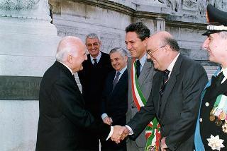 Roma, Altare della Patria: deposizione di una corona d'alloro, da parte del Presidente della Repubblica, in occasione della Giornata dell'Unità Nazionale e delle Forze Armate