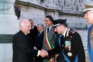Roma, Altare della Patria: deposizione di una corona d'alloro, da parte del Presidente della Repubblica, in occasione della Giornata dell'Unità Nazionale e delle Forze Armate