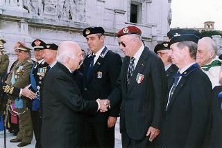 Roma, Altare della Patria: deposizione di una corona d'alloro, da parte del Presidente della Repubblica, in occasione della Giornata dell'Unità Nazionale e delle Forze Armate