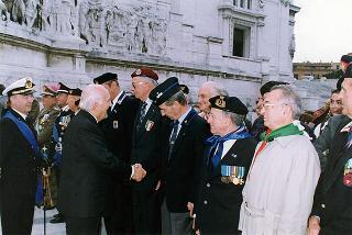 Roma, Altare della Patria: deposizione di una corona d'alloro, da parte del Presidente della Repubblica, in occasione della Giornata dell'Unità Nazionale e delle Forze Armate