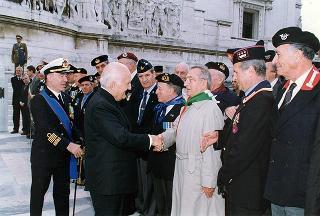 Roma, Altare della Patria: deposizione di una corona d'alloro, da parte del Presidente della Repubblica, in occasione della Giornata dell'Unità Nazionale e delle Forze Armate