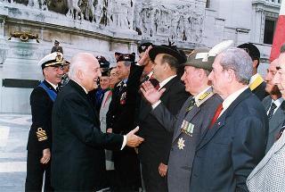 Roma, Altare della Patria: deposizione di una corona d'alloro, da parte del Presidente della Repubblica, in occasione della Giornata dell'Unità Nazionale e delle Forze Armate