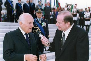 Roma, Altare della Patria: deposizione di una corona d'alloro, da parte del Presidente della Repubblica, in occasione della Giornata dell'Unità Nazionale e delle Forze Armate