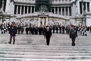 Roma, Altare della Patria: deposizione di una corona d'alloro, da parte del Presidente della Repubblica, in occasione della Giornata dell'Unità Nazionale e delle Forze Armate