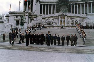 Roma, Altare della Patria: deposizione di una corona d'alloro, da parte del Presidente della Repubblica, in occasione della Giornata dell'Unità Nazionale e delle Forze Armate