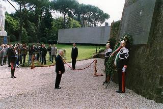 Roma, Mausoleo Ardeatino: deposizione di una corona d'alloro, da parte del Presidente della Repubblica, in occasione della Giornata dell'Unità Nazionale e delle Forze Armate