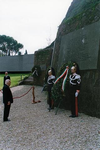 Roma, Mausoleo Ardeatino: deposizione di una corona d'alloro, da parte del Presidente della Repubblica, in occasione della Giornata dell'Unità Nazionale e delle Forze Armate