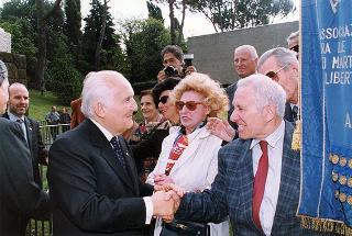 Roma, Mausoleo Ardeatino: deposizione di una corona d'alloro, da parte del Presidente della Repubblica, in occasione della Giornata dell'Unità Nazionale e delle Forze Armate