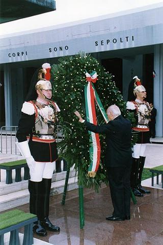 Bari: intervento del Presidente della Repubblica per la deposizione di una corona d'alloro al Sacrario dei Caduti d'Oltremare, in occasione della Giornata dell'Unità Nazionale e delle Forze Armate