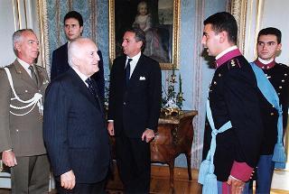 Delegazione di ufficiali ed allievi dell'Accademia Militare di Modena in servizio di guardia d'onore al Palazzo del Quirinale