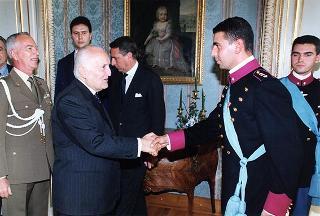 Delegazione di ufficiali ed allievi dell'Accademia Militare di Modena in servizio di guardia d'onore al Palazzo del Quirinale
