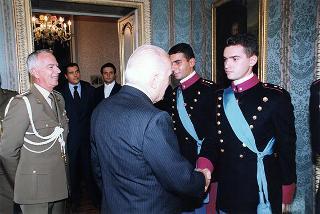 Delegazione di ufficiali ed allievi dell'Accademia Militare di Modena in servizio di guardia d'onore al Palazzo del Quirinale