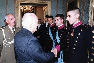 Delegazione di ufficiali ed allievi dell'Accademia Militare di Modena in servizio di guardia d'onore al Palazzo del Quirinale