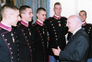 Delegazione di ufficiali ed allievi dell'Accademia Militare di Modena in servizio di guardia d'onore al Palazzo del Quirinale