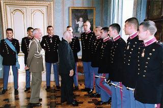 Delegazione di ufficiali ed allievi dell'Accademia Militare di Modena in servizio di guardia d'onore al Palazzo del Quirinale
