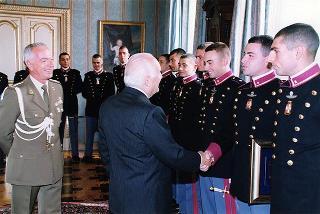 Delegazione di ufficiali ed allievi dell'Accademia Militare di Modena in servizio di guardia d'onore al Palazzo del Quirinale