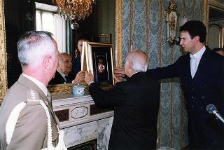 Delegazione di ufficiali ed allievi dell'Accademia Militare di Modena in servizio di guardia d'onore al Palazzo del Quirinale