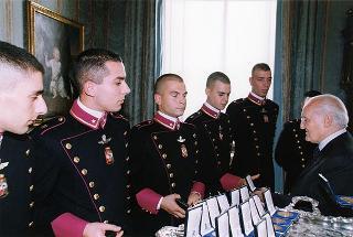 Delegazione di ufficiali ed allievi dell'Accademia Militare di Modena in servizio di guardia d'onore al Palazzo del Quirinale