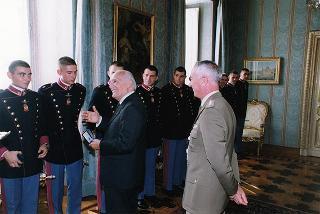Delegazione di ufficiali ed allievi dell'Accademia Militare di Modena in servizio di guardia d'onore al Palazzo del Quirinale