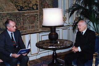 Piergiorgio Coin, presidente della Fondazione della Banca degli occhi del Veneto, con alcuni esponenti del sodalizio