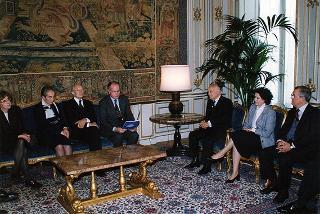 Piergiorgio Coin, presidente della Fondazione della Banca degli occhi del Veneto, con alcuni esponenti del sodalizio