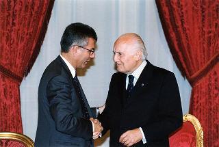 Prof. Marcello Panettoni, presidente dell'Unione delle Province d'Italia, con i vertici del sodalizio, in occasione del 90° anniversario di costituzione dell'UPI
