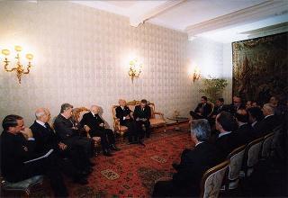 Avv. Antonio Tesone, presidente del Gruppo Olivetti, con i vertici dell'Azienda, per il 90° anniversario di costituzione del Gruppo