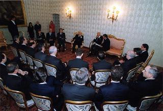 Avv. Antonio Tesone, presidente del Gruppo Olivetti, con i vertici dell'Azienda, per il 90° anniversario di costituzione del Gruppo