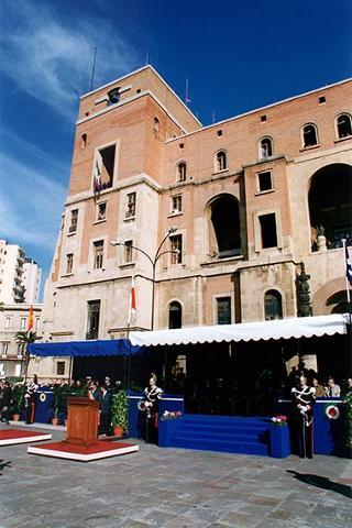 Taranto: intervento del Presidente della Repubblica per il Cinquantenario della Scuola Sottufficiali della Marina Militare di Taranto e giuramento solenne degli Allievi del I "Corso Normale Marescialli"