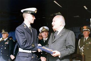 Taranto: intervento del Presidente della Repubblica per il Cinquantenario della Scuola Sottufficiali della Marina Militare di Taranto e giuramento solenne degli Allievi del I "Corso Normale Marescialli"