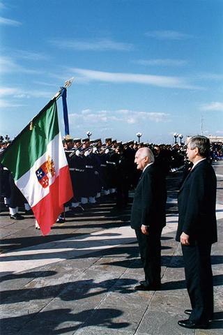 Taranto: intervento del Presidente della Repubblica per il Cinquantenario della Scuola Sottufficiali della Marina Militare di Taranto e giuramento solenne degli Allievi del I "Corso Normale Marescialli"