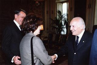 On. Carlo Casini, presidente del Movimento per la vita italiano, con la Giunta Esecutiva del sodalizio