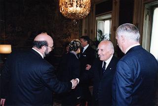 On. Carlo Casini, presidente del Movimento per la vita italiano, con la Giunta Esecutiva del sodalizio