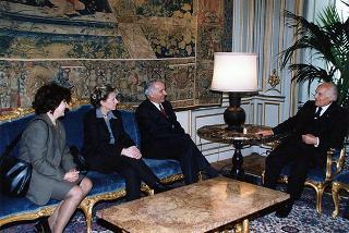 On. Carlo Casini, presidente del Movimento per la vita italiano, con la Giunta Esecutiva del sodalizio