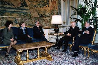 On. Carlo Casini, presidente del Movimento per la vita italiano, con la Giunta Esecutiva del sodalizio